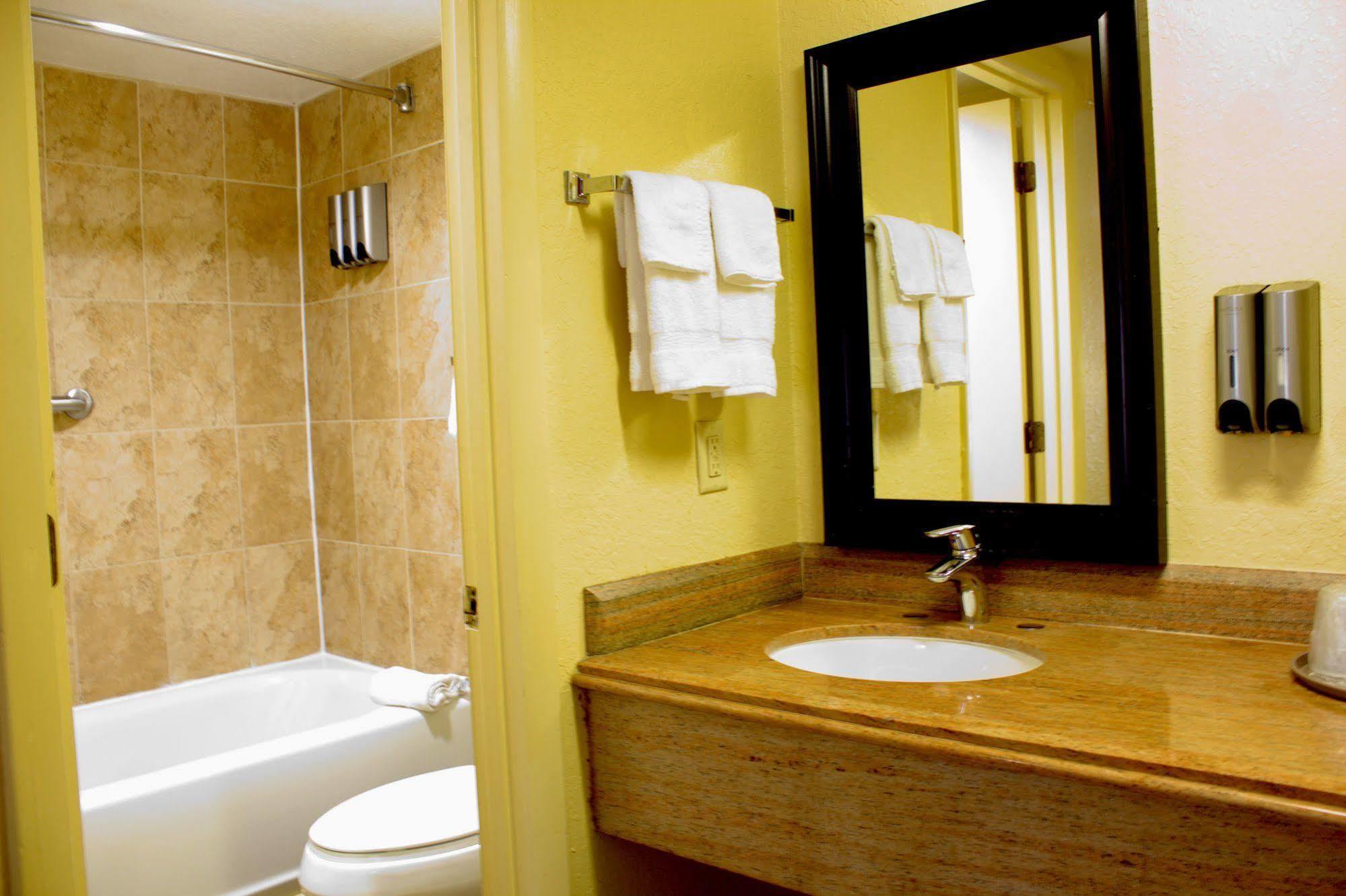 Polynesian Inn Saint Cloud Dış mekan fotoğraf