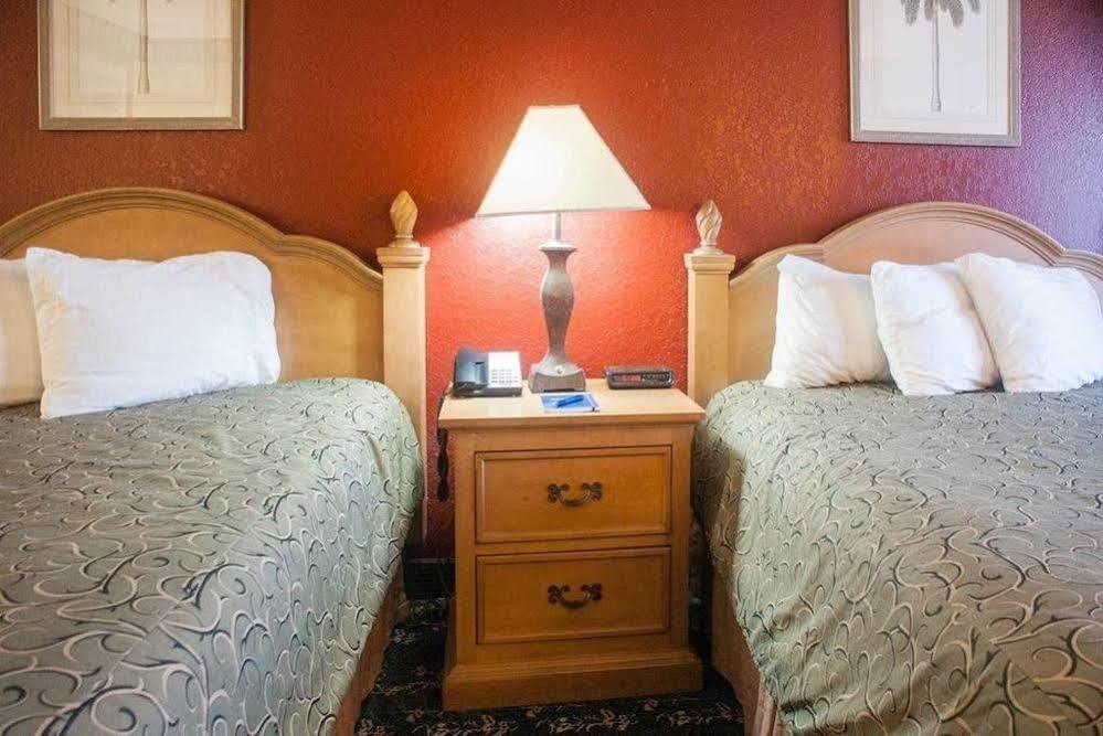 Polynesian Inn Saint Cloud Dış mekan fotoğraf