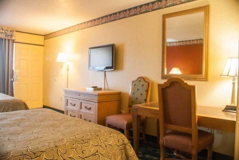Polynesian Inn Saint Cloud Dış mekan fotoğraf